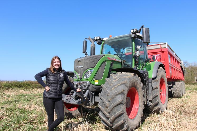 Valentine Amette est agricultrice dans l'Orne et, depuis peu, elle partage son quotidien sur les réseaux sociaux.