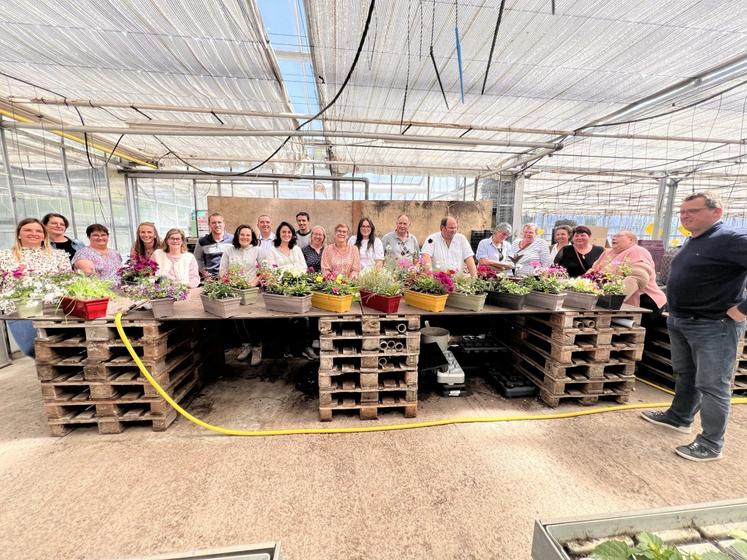 Après les chiffres, place à la pratique. L'après-midi a été consacrée à une visite de la production horticole et à un concours de la meilleure main verte.