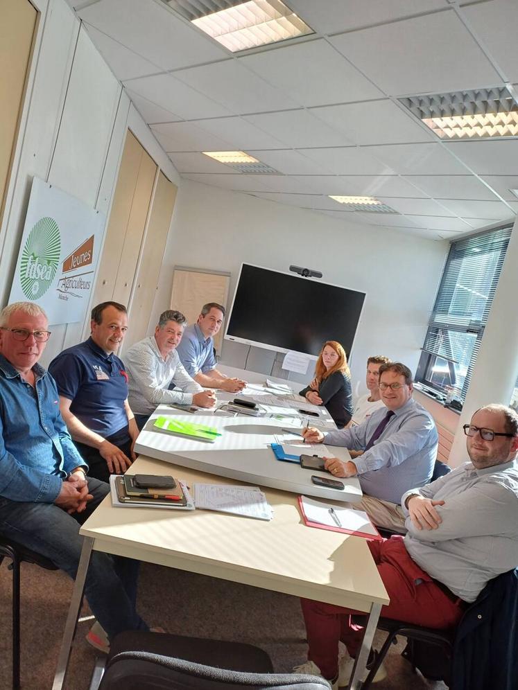 Le tour des rencontres s'est clôturé par le député saint-lois, Philippe Gosselin, le 19 mai dernier, dans les locaux de la Maison de l'agriculture.