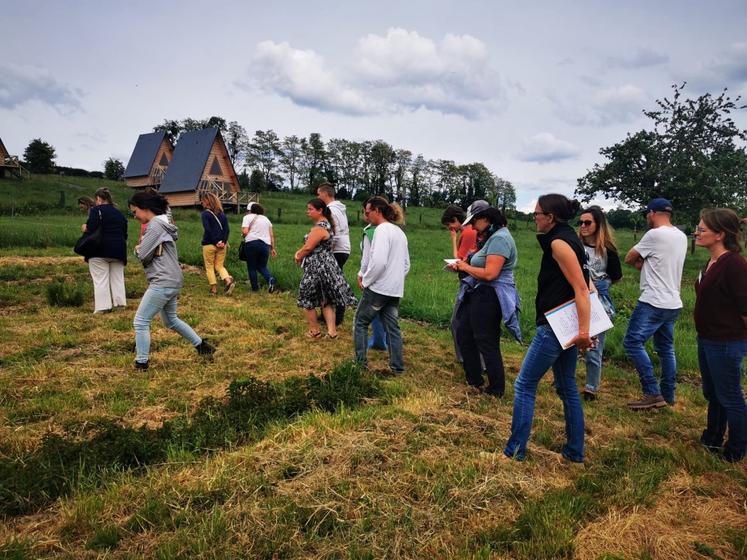 Au total, seize porteurs de projet ont fait le déplacement mardi 13 mai à Clarbec, entre vallons, haras et pommiers.