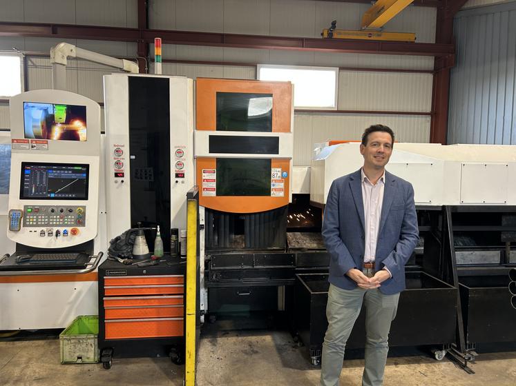 La Fiav dispose d'une machine de découpe laser pour réaliser des opérations de précision efficacement.