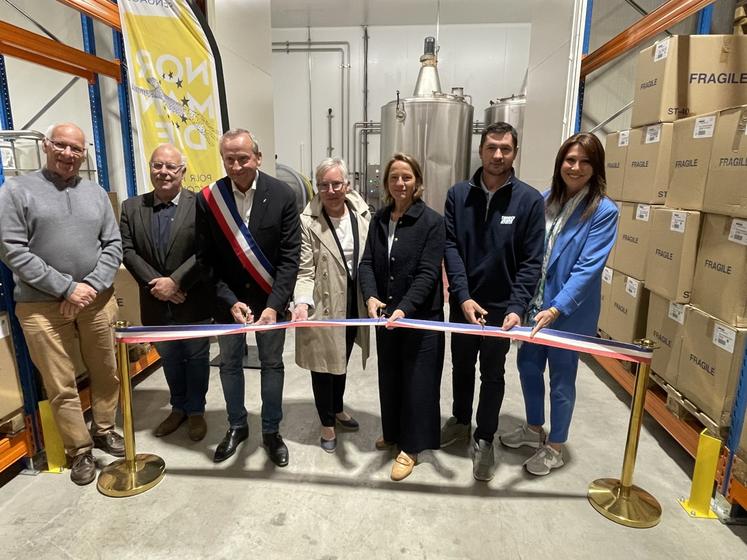 Le Conseil régional a inauguré la nouvelle ligne de conditionnement et de transformation de Teurgoule individuelle restauration, lundi 19 mai à Barbery.