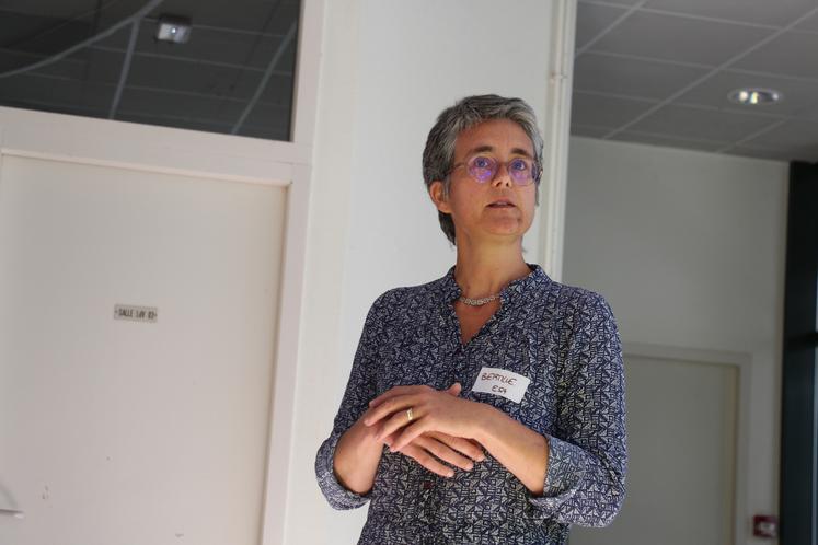 Bertille Thareau, chercheuse à l'ESA, a présenté la tendance des profils qui s'installent en agricole.