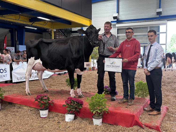 Avec DGF Cloe (Charl Hurt/Montanaihg), l'EARL Drakkar Holstein remporte le challenge Littoral Normand.