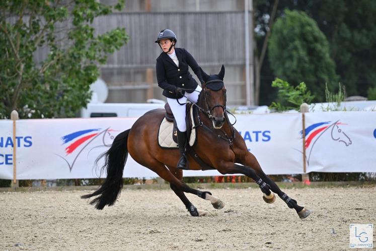 Lucie Lesieur, éleveuse de Salers et vice championne de France concours amateurs Boulerie Jump Le Mans 2025.