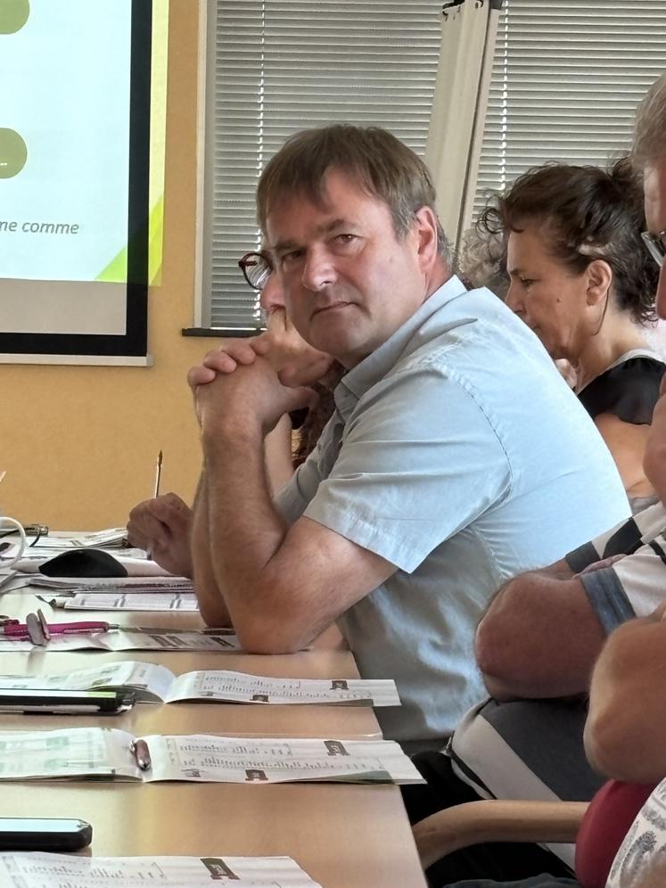 Nicolas Tison, président de Ferme en fête, se réjouit de voir la bonne ambiance entre associations.