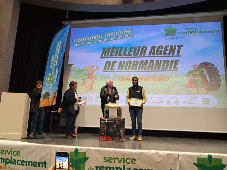 En mars dernier, Glen Abondo a été sacré meilleur agent de remplacement de Normandie. Il participera à l'épreuve nationale en septembre prochain en Seine-Maritime, là où se déroulent les Terres de Jim.