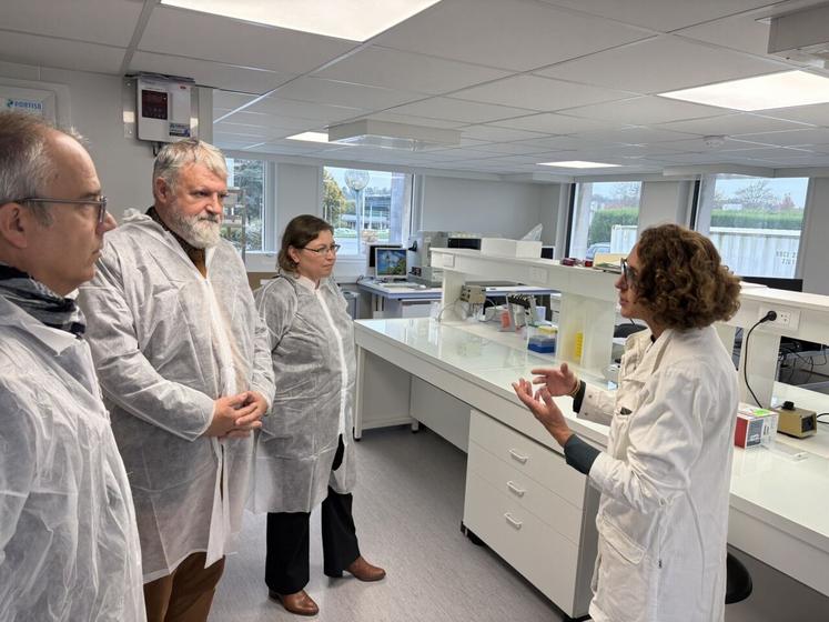 Lors de sa visite, Maud Faipoux, directrice générale de l'alimentation, a inauguré l'espace Michel Pétron, espace aau nom de son père.
