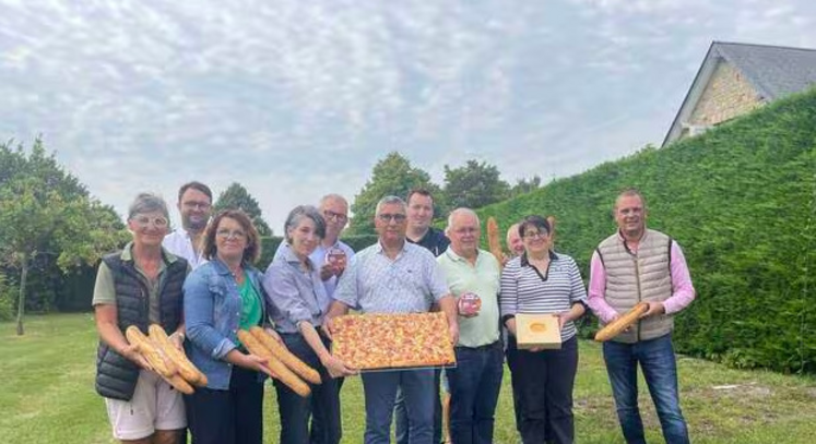 La Maison des boulangers, Réo et les Jambons de Lessay s'associent pour créer le casse-croûte spécial foire de Lessay.