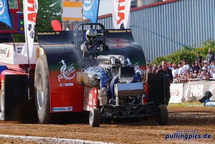 C'est la première année qu'une compétition de tracteur pulling est organisée.