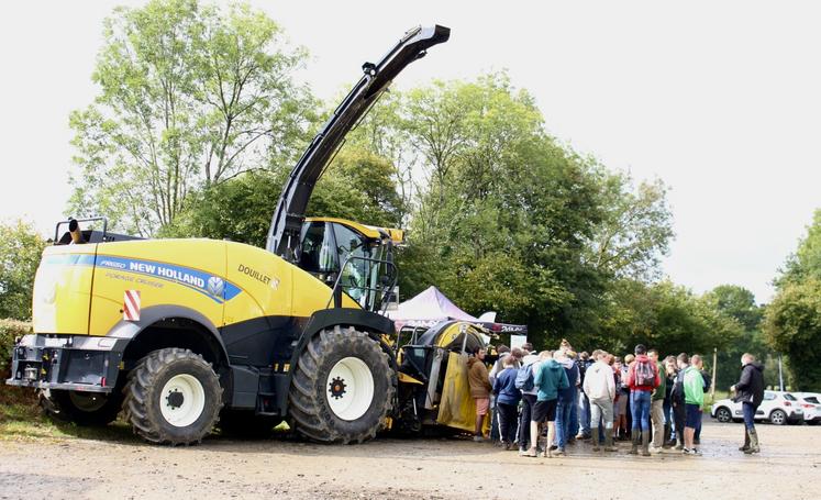 Parmi les 661 Cuma de Normandie, celle de Putanges-le-Lac, la Cuma de l'Auvraisienne, a accueilli 750 élèves et accompagnants.
