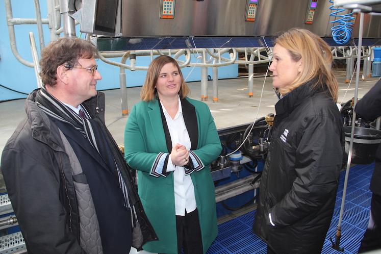 En mars 2024, Yaël Braun-Pivet était déjà venue dans la Manche, notamment à la ferme expérimentale La Blanche Maison, à l'époque dirigée par Lucie Morin. Elle avait été invitée et accompagnée par Philippe Gosselin, député de la 1re circonscription. Et ce sera encore le cas le 12 septembre prochain. 