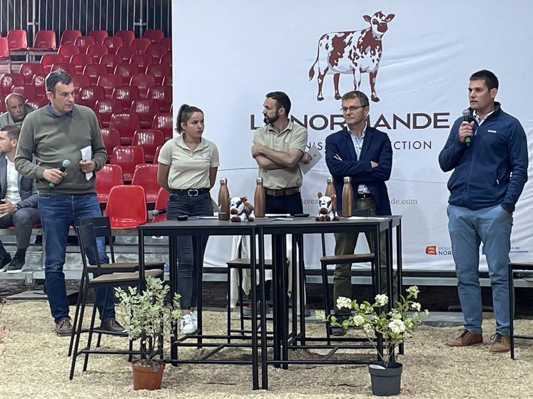 À la vente PMS en juillet 2024, Nicolas Declomesnil, président de FQRN, et Pascal Orvain, avaient évoqué face aux éleveurs, les premières démarches.