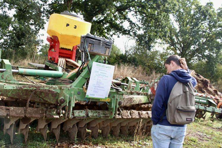 MécaEcoles était organisé à Putanges-le-Lac dans l'Orne, pour sa deuxième édition. Machinisme