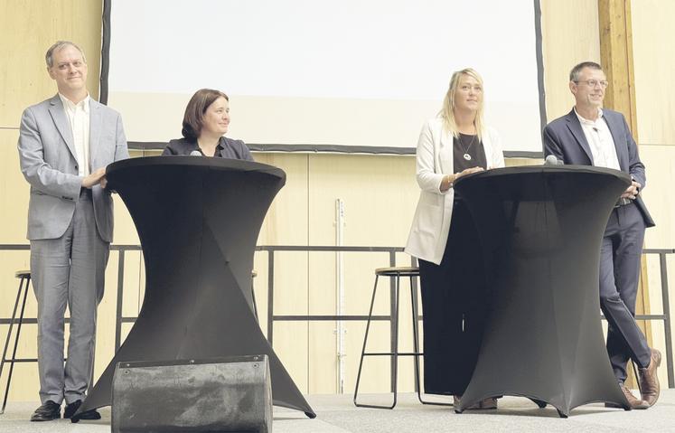 Jean Tavernier, responsable RSE, Annie Godey, secrétaire générale, Lise Bajic, directrice des Ressources humaines et Laurent Hédou, directeur amont laitier du groupe.