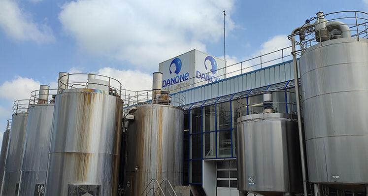 Le groupe Danone en quête de nouveaux producteurs, est en quête de finaliser un accord avec Ouest'Lait, pour un contrat de 50 millions de litres de lait dès l'été 2026.