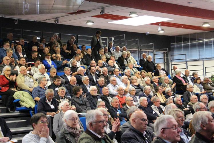 Pour les municipales de 2026, les listes des communes de moins de 1 000 habitants devront obéir au même système d'élection que les grandes villes.