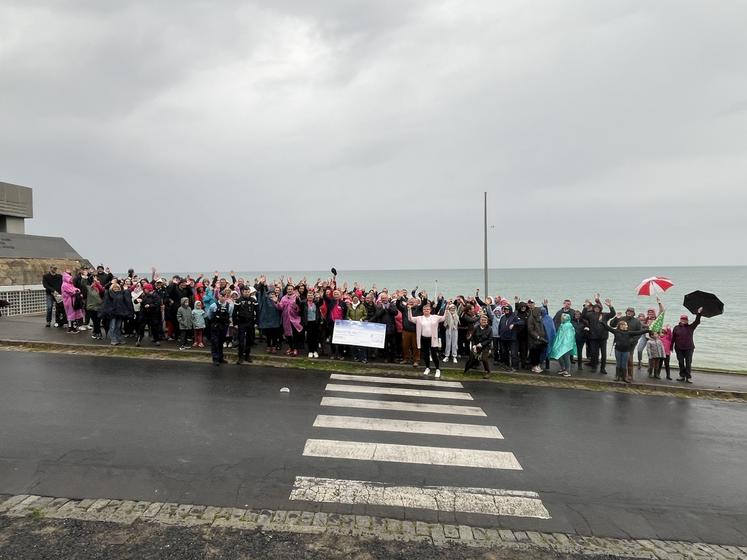 Cette année, la marche rose des agricultrices a battu un record en réunissant environ 180 personnes au départ de Vierville-sur-Mer vers 10 h 15, dimanche 19 octobre.
