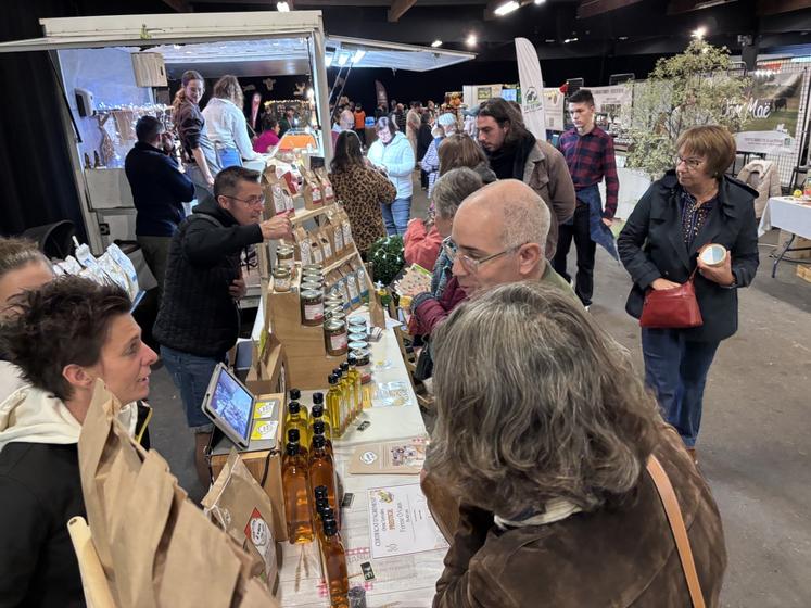 Pas moins de 40 producteurs ont animé le marché. Et la restauration a permis de proposer des produits 100 % au repas.