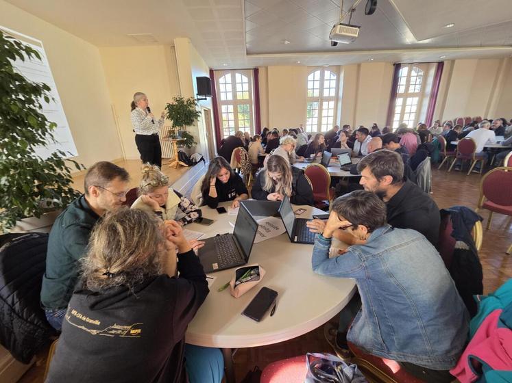 Tout au long de l'après-midi, les participants ont planché sur des cas concrets.