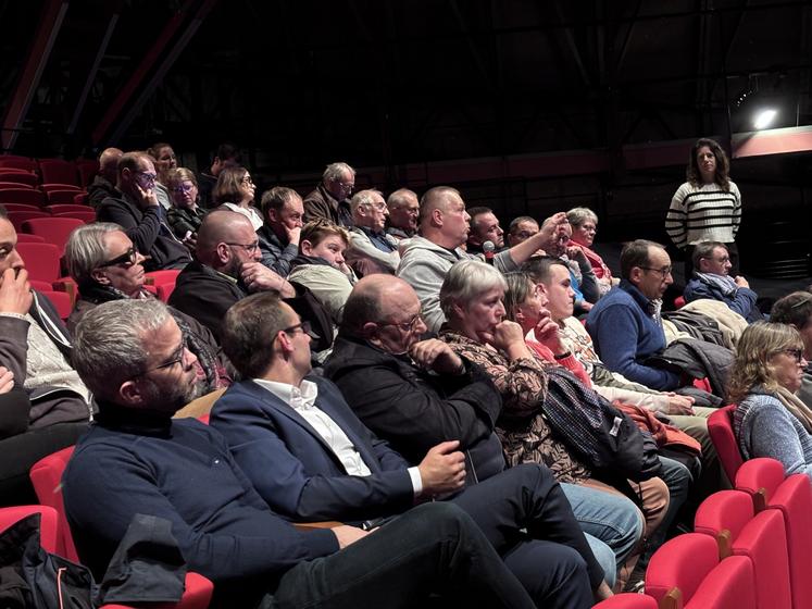 Parmi les 70 personnes, les agriculteurs étaient en nombre à la conférence proposée par The Shift Project, l'occasion de se projeter en 2050.