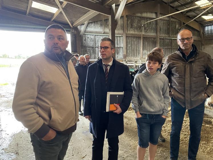 "L'agriculture est une force du territoire. Je n'ai pas la prétention de régler toutes les problématiques ce matin, mais je suis là pour échanger en direct, vous accompagner et vous écouter", affirme Martin Lafont, nouveau sous-préfet de l'arrondissement de Vire, jeudi 23 octobre.