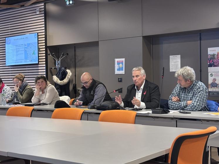 Au sein du conseil d'administration de la FDSEA de la Manche, Hervé Marie, président du GDS de la Manche, a fait état de la situation sanitaire liée notamment à la DNC (dermatose nodulaire contagieuse).