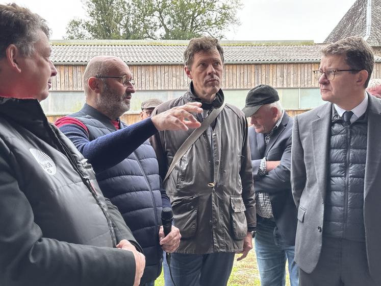 Jean-François Tapin, président des Cuma de la Manche, veut que le plan de gestion des haies soit préconisé à la place du label haie.