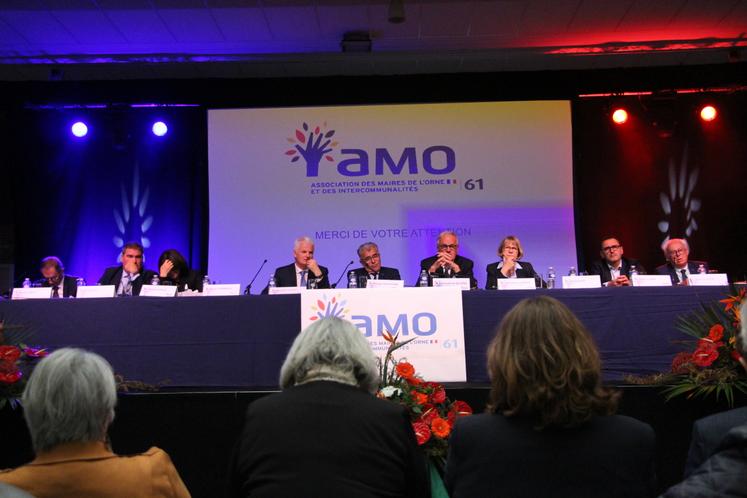 Le président Van-Hoorne et le président de Balorre ont ouvert le congrès départemental des maires de l'Orne.
