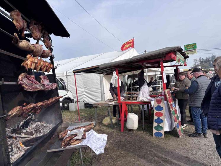 L'allée des rôtisseurs reste un endroit stratégique pour se régaler et pour prendre le pouls de la fréquentation.