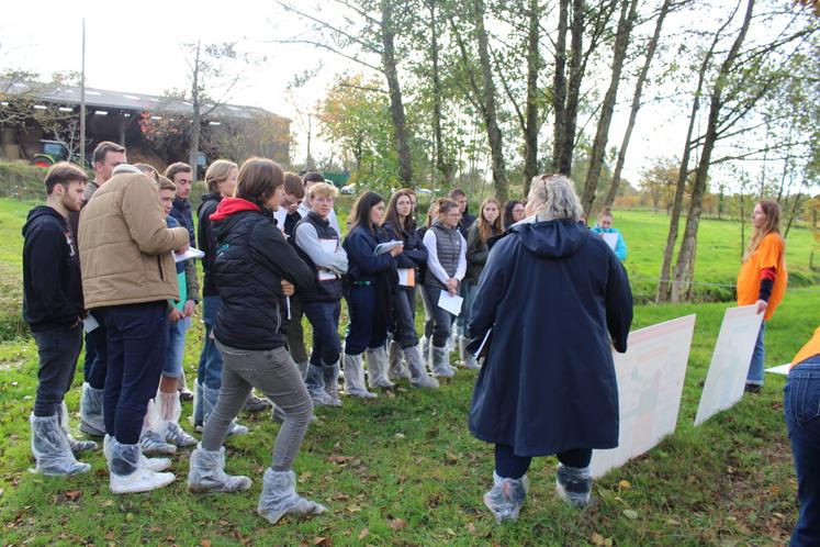 Le lycée de Sées et deux classes de BTS du CFP de la Futaie-les-Touches étaient présents.