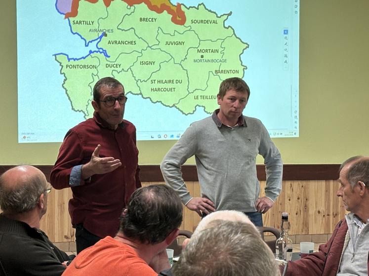 Georges Lebascle (US Mortain) et Nicolas Boulé, secrétaire général adjoint, ont ouvert la discussion du regroupement de cantons dans l'objectif de conserver une dynamique sur les territoires.