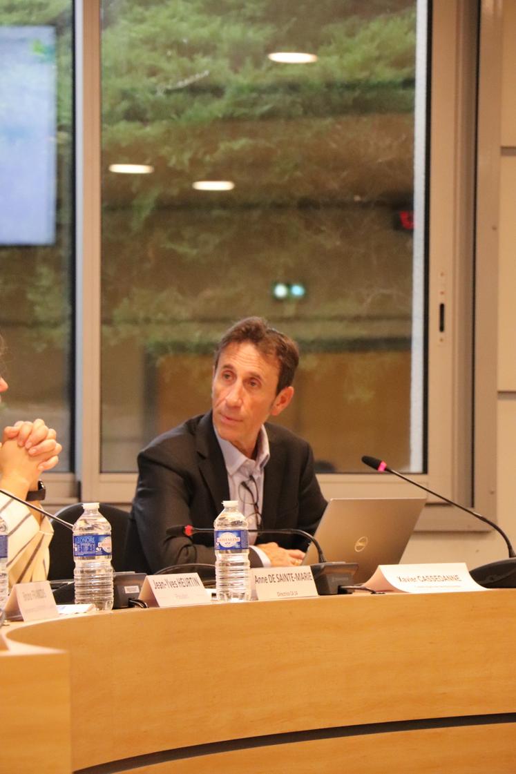 Xavier Cassedanne, ingénieur d'affaires pour le Crédit Agricole, a fait le déplacement à Caen.