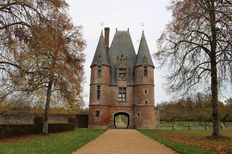 Le château de Carrouges a accueilli l'échange-débat.