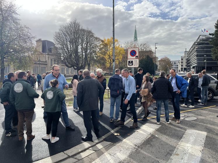 Les trois départements bas-normands se sont réunis à Caen pour faire entendre leur voix. Une délégation a été reçue par le préfet du Calvados.