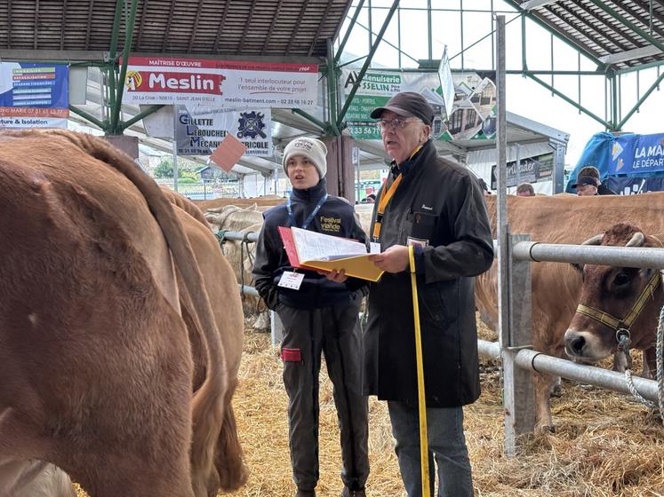 À 12 ans, Paul marche dans les pas de Laurent Binet, président du Festival. Passionné d'animaux, il est à bonne école.