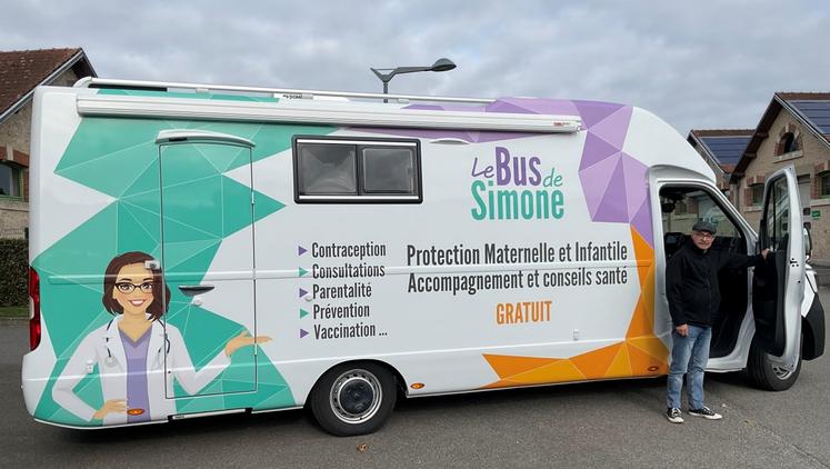 Le Bus Simone sillonne les routes du département.