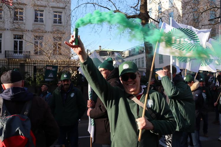 Sylvain Delye est venu en force avec une cinquantaine d'agriculteurs ornais.