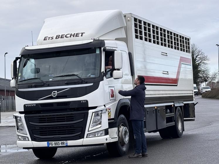 Pierre Millon, associé des Établissements Béchet de Saint-Georges-de-Rouelley, reste très pointilleux sur l'arrivée des animaux.