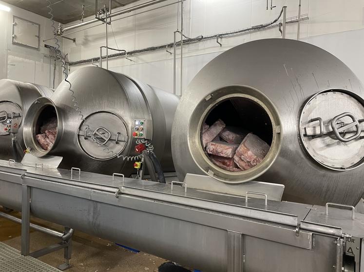 L'usine s'est dotée d'autocuiseurs qui permettent de précuire les viandes réceptionnées chaque jour. Ces appareils permettent une économie de 45 m3/semaine.