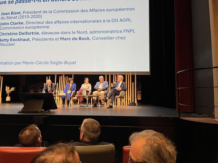 "Après transformation du lait français, la valeur ajoutée créée et exportée n'est malheureusement pas automatiquement répercutée à l'amont de la filière : aux éleveurs", déplore Christine Delfortrie, productrice de lait pour Danone à Tourcoing (59) et administratrice à la FNPL.