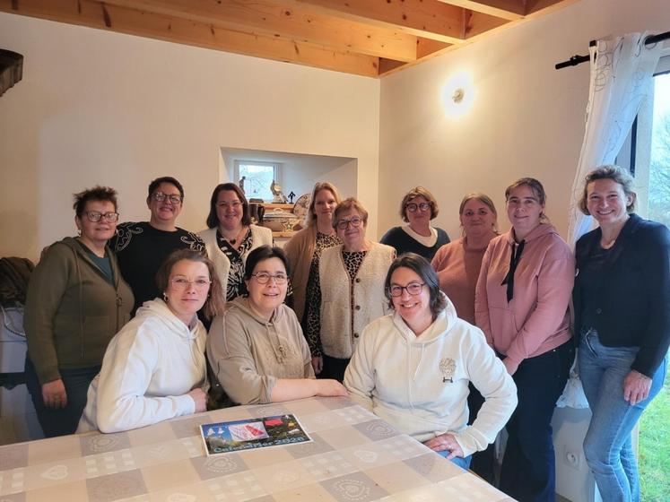 Régulièrement, les agricultrices de la FDSEA, emmenées par Florence Goron, présidente, ont partagé différents sujets d'actualité lors de leur réunion chez Nathalie Clérot, agricultrice à La Feuillie.