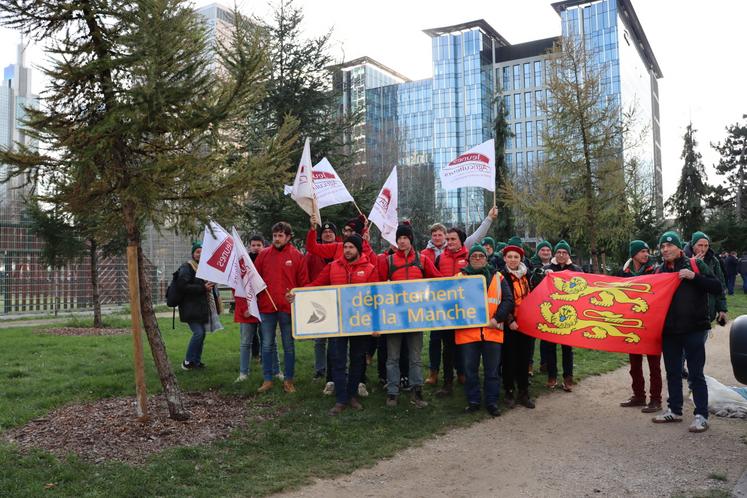 Une délégation de jeunes agriculteurs de la Manche s'est rendue à Bruxelles ce 18 décembre.