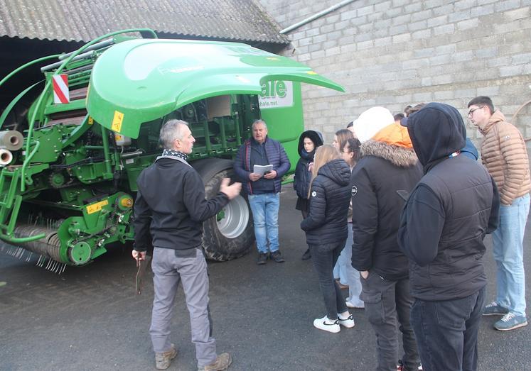 D'abord un cours d'enrubannage avec Didier Cairon...