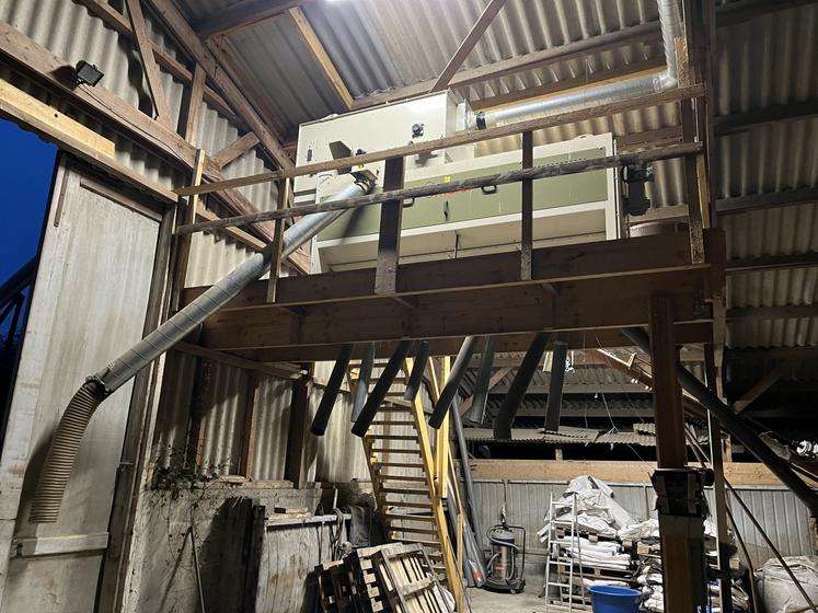 Le trieur à céréales est un des premiers investissements que Franck a fait lorsqu'il est passé en bio.