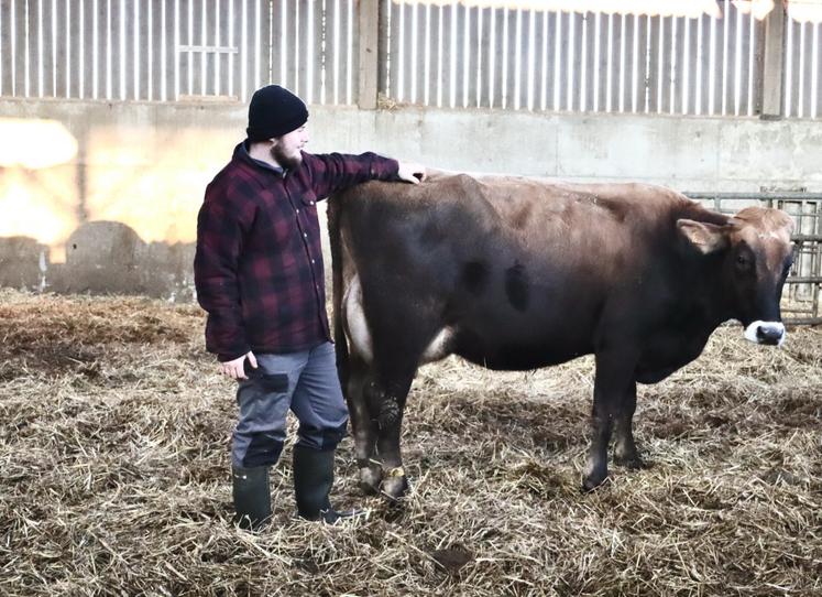 Il est basé dans le Bessin, entre Caen, Bayeux et la mer, non loin de la ferme de son papa.