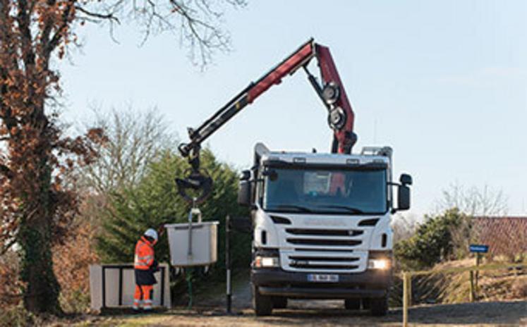 En cas d'épisode sanitaire, lorsque l'usine la plus proche est saturée ou que des contraintes locales empêchent l'accès, des transferts sont organisés vers une autre unité. Dans le cas récent ayant concerné l'Orne, les cadavres DNC ont été dirigés vers Saint-Langis.
