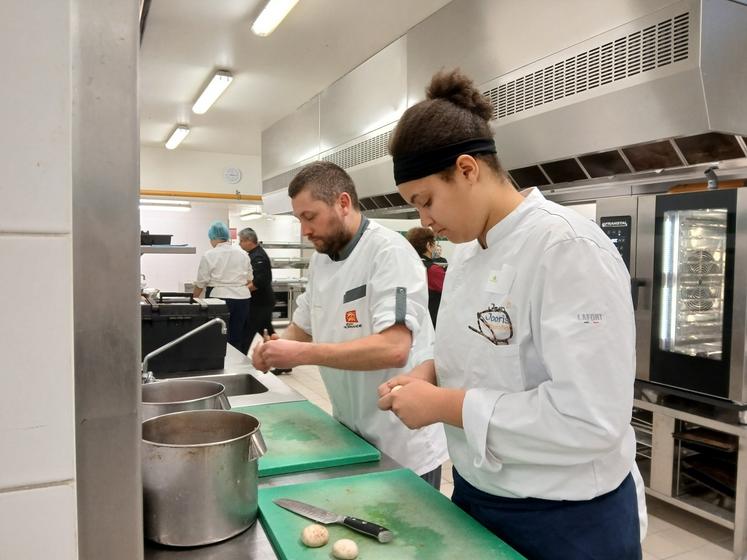 Chaque binôme a dû confectionner une recette pour dix personnes.