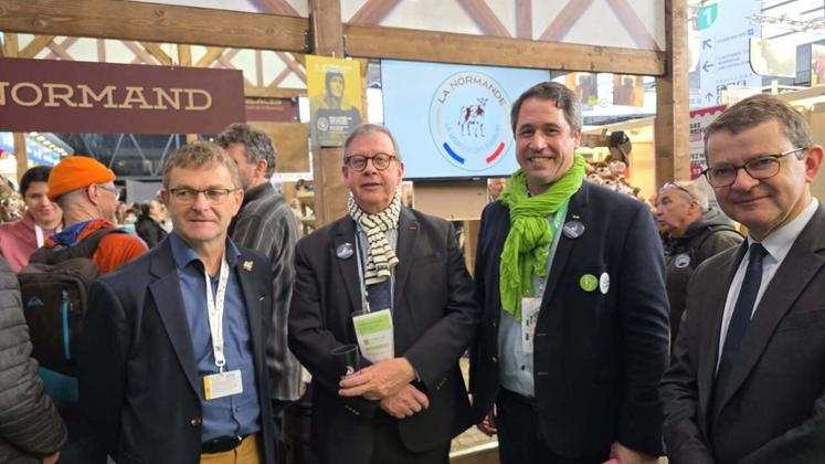 Même sans la présence de bovins, l'Os Normande, présidée par Pascal Orvain, a rencontré les élus manchois.