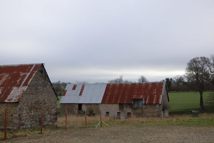 En plus de leur laboratoire de transformation de 90 m2, le couple espère monter un gîte à la ferme pour "les vieux jours". Un bâtiment qui les a "fait craquer" à l'origine.